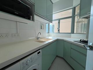 Tung Chung - Coastal Skyline Phase 3 La Rossa 09