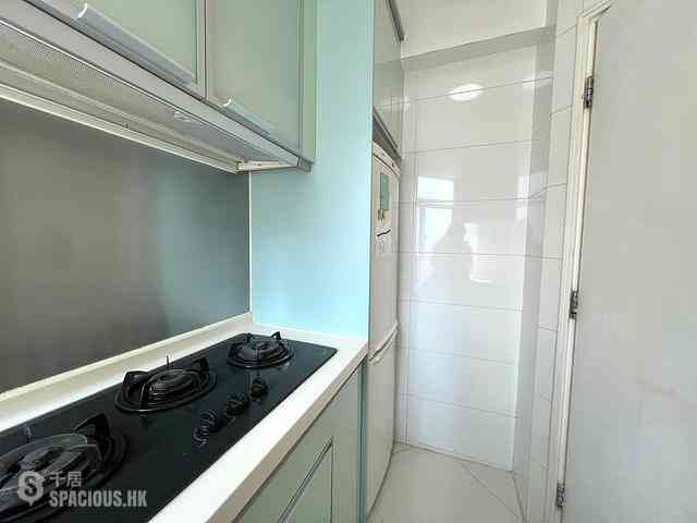 Tung Chung - Coastal Skyline Phase 3 La Rossa 10