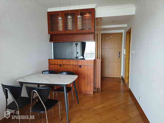 Tai Kok Tsui - Harbour Green Tower 5 06