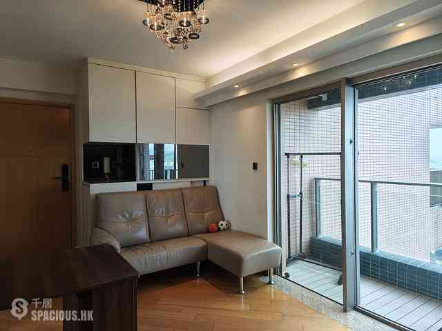 Tai Kok Tsui - Harbour Green Tower 3 01