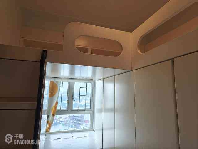 Tai Kok Tsui - Harbour Green Tower 3 04