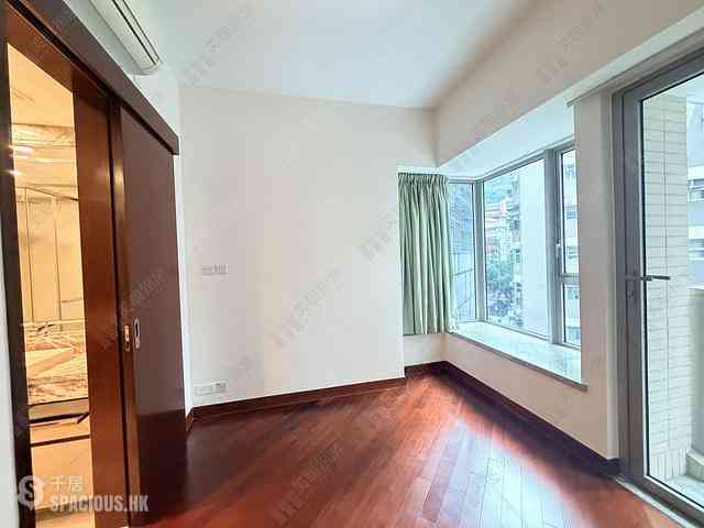 Wan Chai - The Avenue Phase 1 08