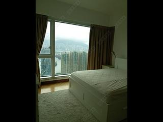 Tai Kok Tsui - Harbour Green Tower 2 04