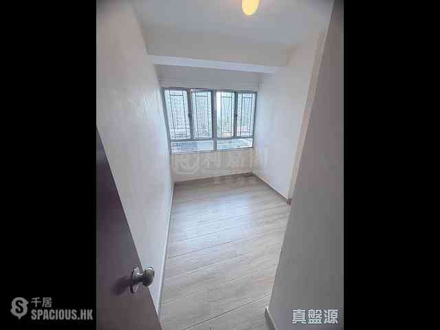 Sha Tin - Lucky Plaza Pak Lam Court (Block C2) 03