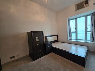 Tung Chung - Coastal Skyline Phase 3 La Rossa Block B (Block 8) 26