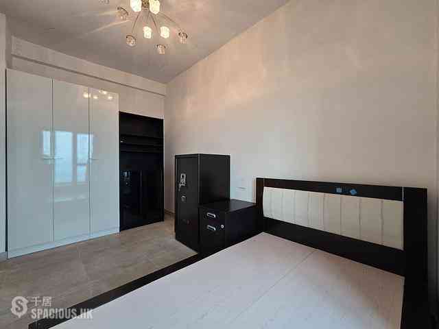 Tung Chung - Coastal Skyline Phase 3 La Rossa Block B (Block 8) 27