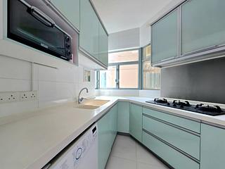 Tung Chung - Coastal Skyline Phase 3 La Rossa Block B (Block 8) 10