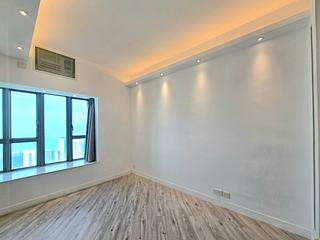 Tung Chung - Coastal Skyline Phase 3 La Rossa Block B (Block 8) 13