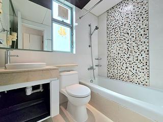 Tung Chung - Coastal Skyline Phase 3 La Rossa Block B (Block 8) 11