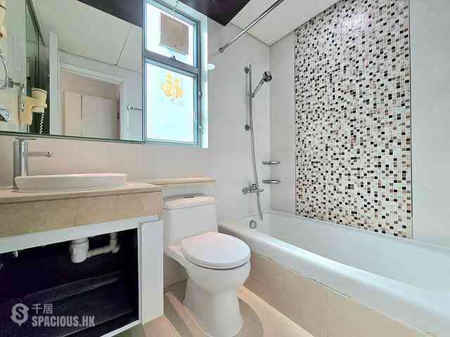 Tung Chung - Coastal Skyline Phase 3 La Rossa Block B (Block 8) 11