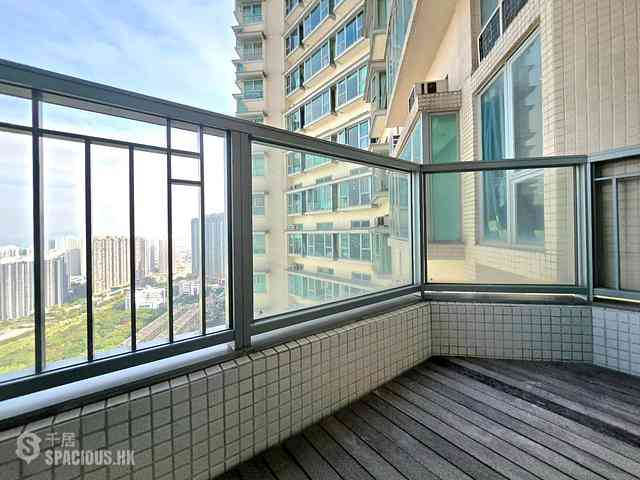 Tung Chung - Coastal Skyline Phase 3 La Rossa Block B (Block 8) 05