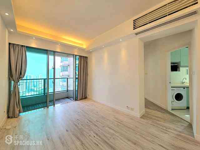 Tung Chung - Coastal Skyline Phase 3 La Rossa Block B (Block 8) 03
