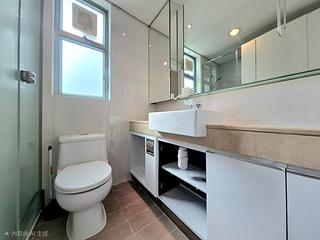 Tung Chung - Coastal Skyline Phase 3 La Rossa Block B (Block 8) 15