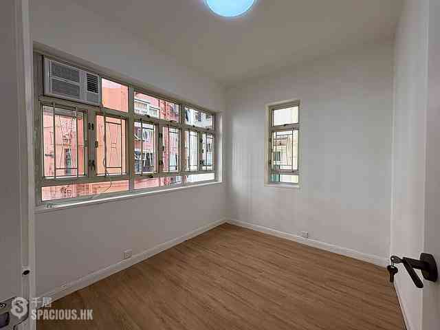 Sai Ying Pun - 31-31A, Pok Fu Lam Road 04