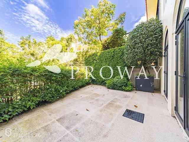 The Peak - Strawberry Hill 01