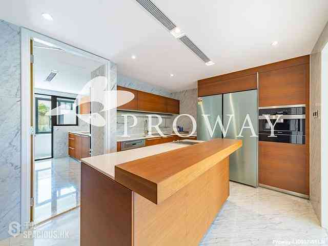 The Peak - Strawberry Hill 10