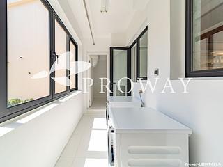 The Peak - Strawberry Hill 12