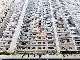 Shek Tong Tsui - Fung Yip Building 08
