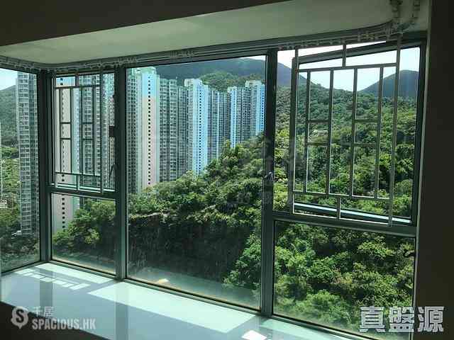 Quarry Bay - The Floridian 01