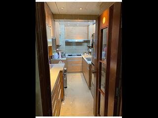 Wan Chai - Phoenix Court Block 4 04