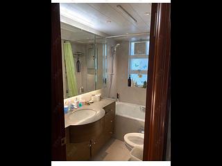 Wan Chai - Phoenix Court Block 4 06
