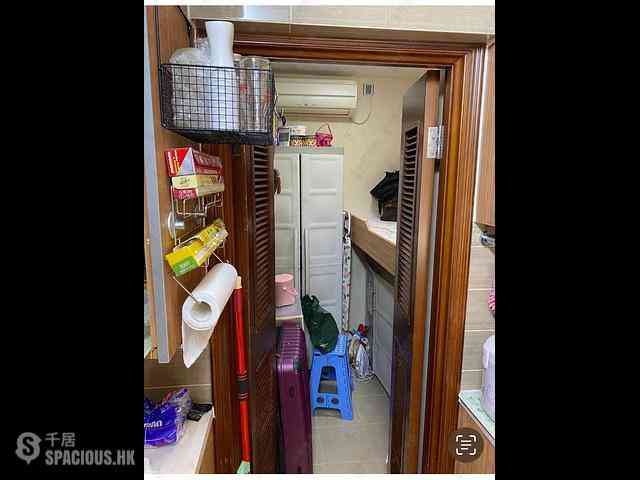 Wan Chai - Phoenix Court Block 4 08