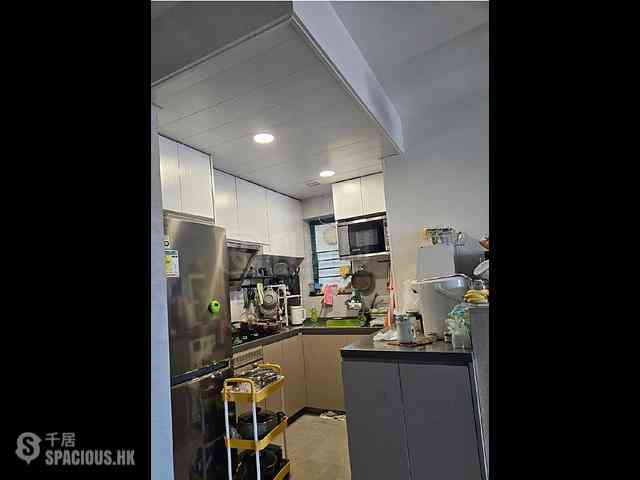 Tai Kok Tsui - The Long Beach Tower 8 03