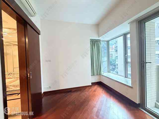 Wan Chai - The Avenue Phase 1 08