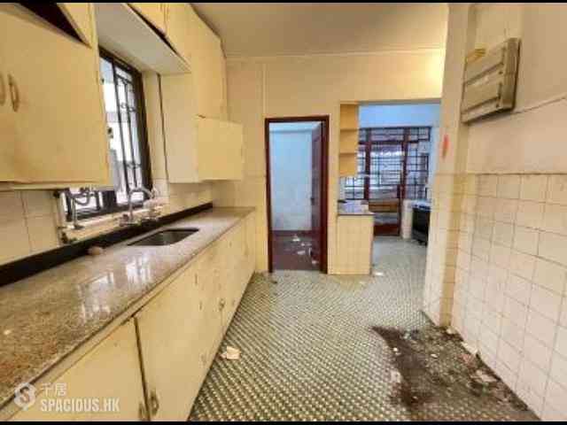 Happy Valley - 11-15, Briar Avenue 06