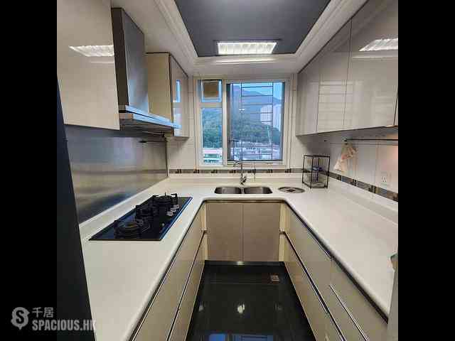 Beacon Hill - The Palace 10