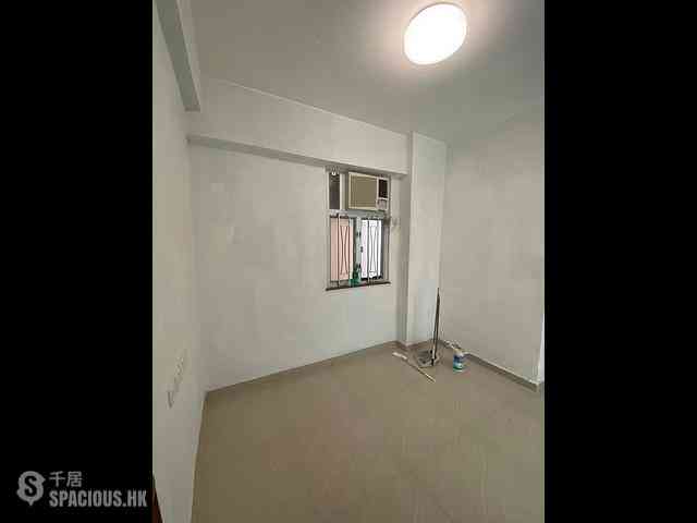 Sham Shui Po - Wah Pont House 02