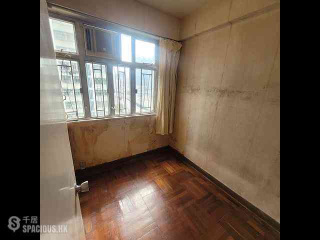 Mong Kok - Shun Lee Building 07