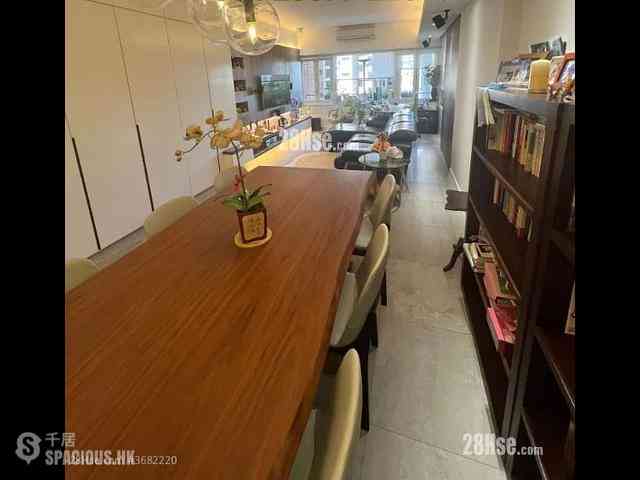 Braemar Hill - Hilltop Mansion 01