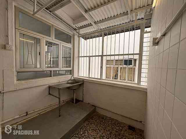 Sai Ying Pun - 31-31A, Pok Fu Lam Road 07