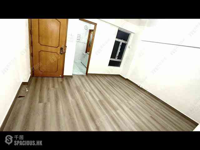 Wan Chai - Yau Kwong Building 02