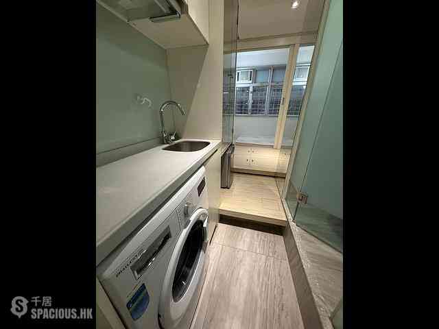 Wan Chai - Sze Bo Building 06