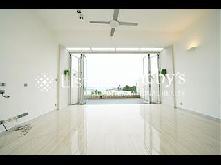 Clear Water Bay - Little Palm Villa 03