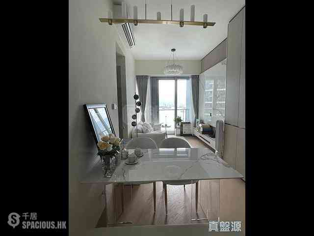 Cheung Sha Wan - Grand Victoria 01