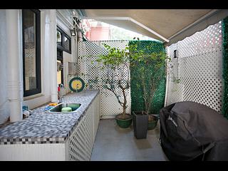 Kennedy Town - Luen Fat Apartments 04