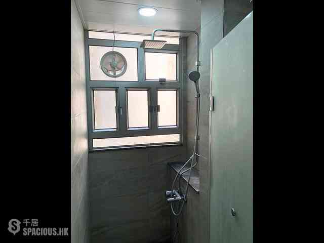 Lai Chi Kok - Mei Foo Sun Chuen Phase 5 04