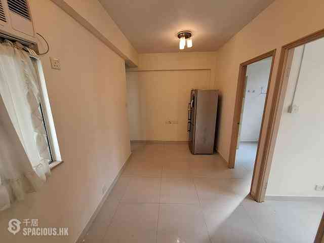 Sai Ying Pun - Tai Hing Building 01