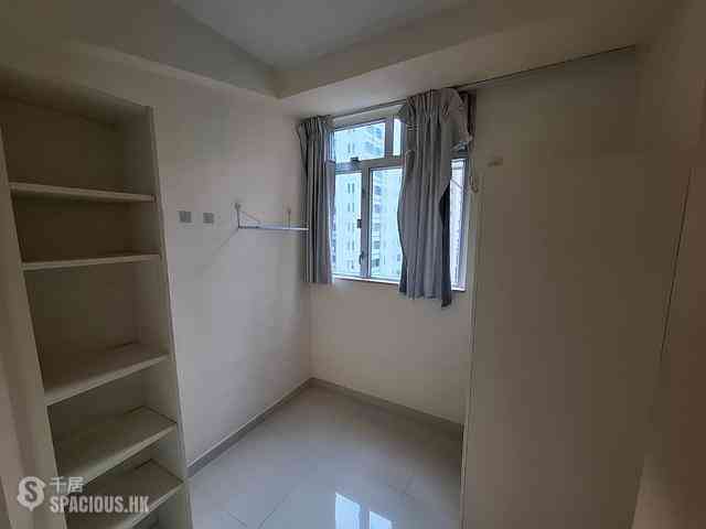 Sai Ying Pun - Tai Hing Building 02