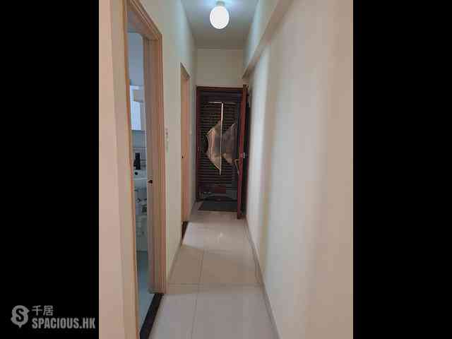Sai Ying Pun - Tai Hing Building 05