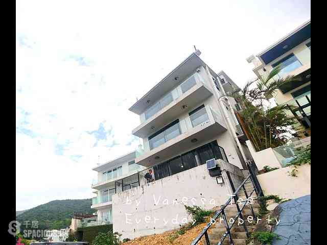 Clear Water Bay - Tai Hang Hau 01