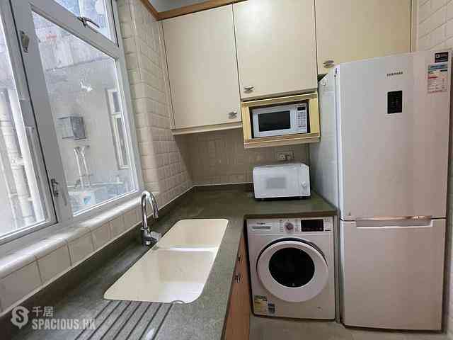 Quarry Bay - The Orchards Block 1 05