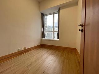 Quarry Bay - The Orchards Block 1 10