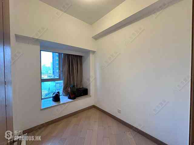 Tai Kok Tsui - Imperial Cullinan Tower 6B 04