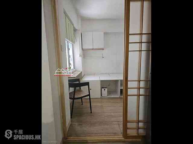 Sheung Wan - 132-134, Wing Lok Street 08