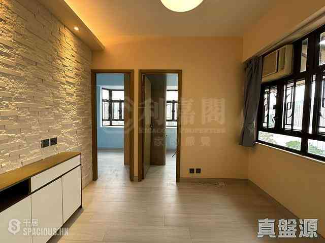 Sha Tin - Wai Wah Centre Block 4 03