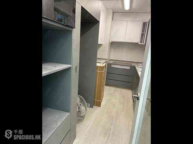 Wan Chai - Phoenix Court Block 4 02